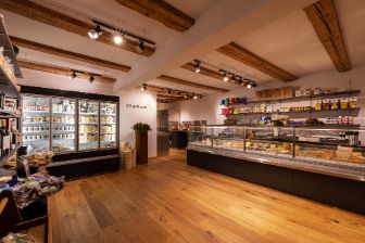 Der Chäsbueb bringt die Käsetradition zurück in die Altstadt in Aarau. Das neue Käsezentrum befindet sich am Graben 28, direkt beim Märit.