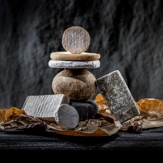 Die Käserei PurCrü aus dem Entlebuch verbindet in ihrer Käsekunst Tradition, Handwerk und Innovation. Für die Produktion der Käse werden nur regionale Rohstoffe von höchster Qualität verwendet.